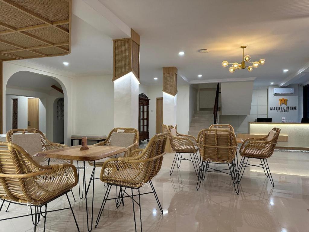 Masri Living By Daphna International Hotel Yogyakarta Kültér fotó